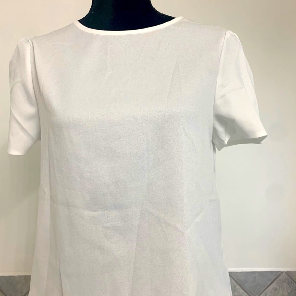 White Blouse Keyhole Pleated High Low Fit